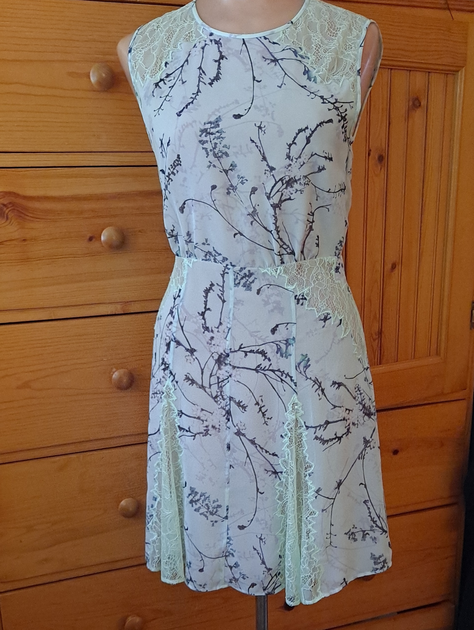 Bcbgmaxazria Mint Lace-Trim Floral Sleeveless Dress